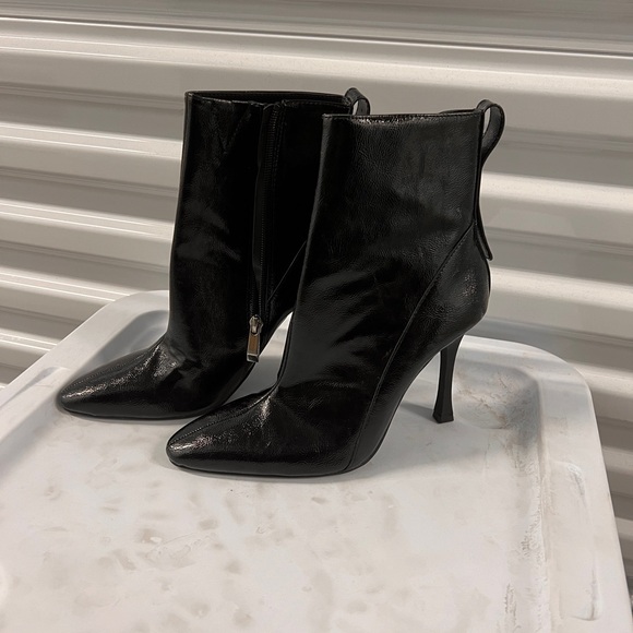 Zara Black Patent Leather Pointed Toe Ankle Booties 4" Heel *LIKE NEW* - Picture 3 of 6